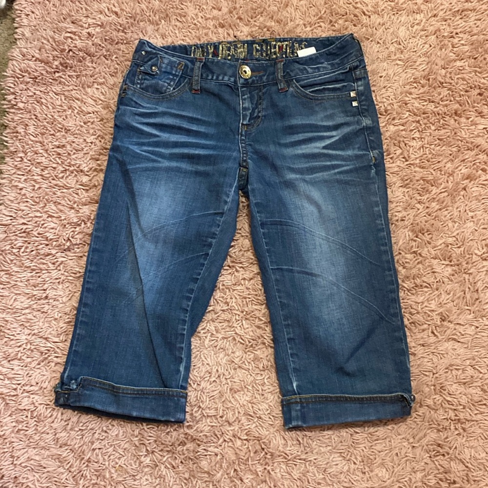 Blue capris jeans